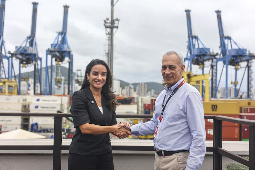 Imagem relacionada à notícia: Investimentos da Portonave na modernização do cais e em novos equipamentos chegam a R$ 2 bilhões