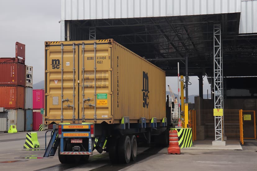 Imagem relacionada à notícia: Portonave inicia operações de dois novos Scanners de última geração